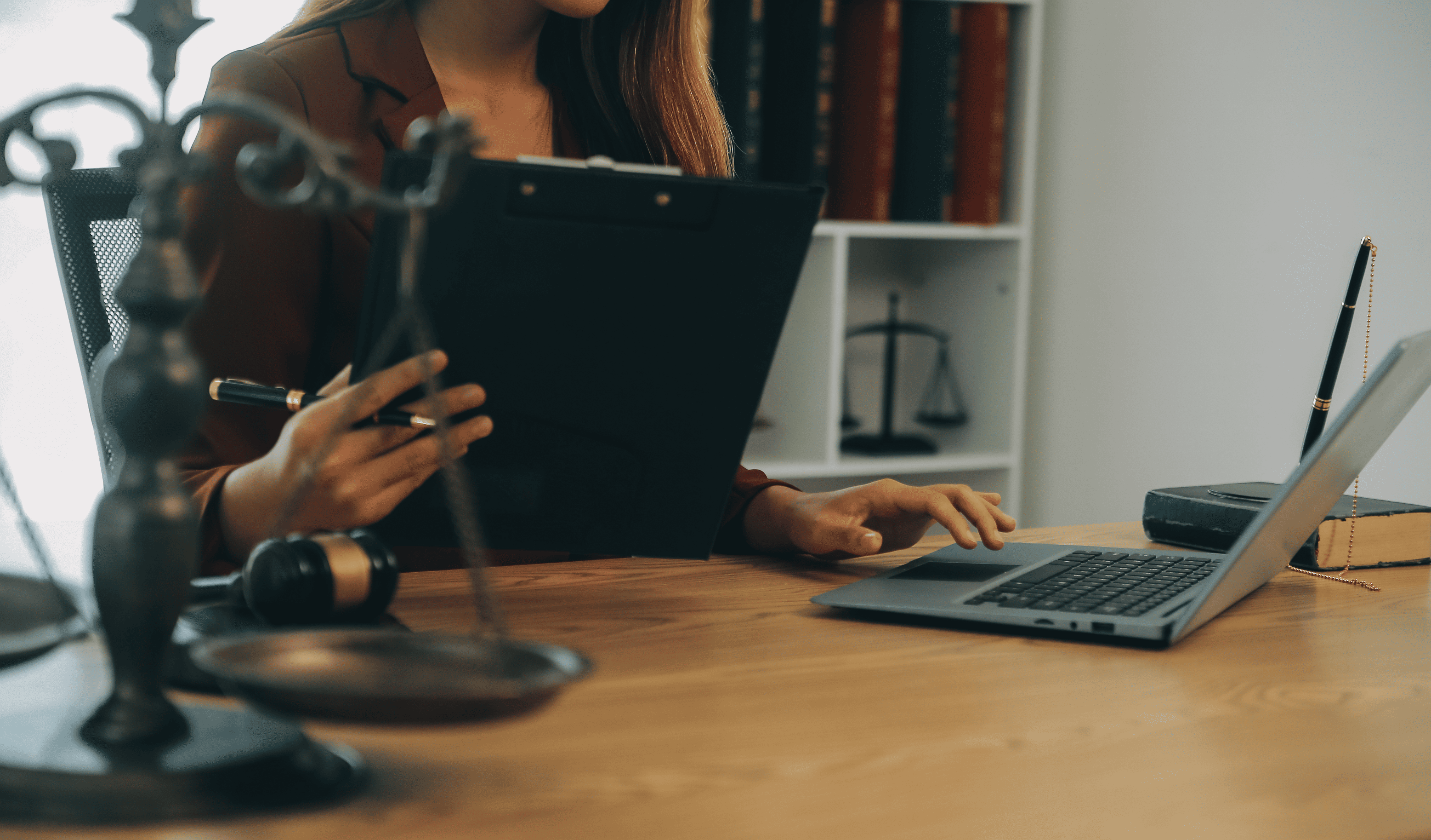 Journalist (Freelance Law)